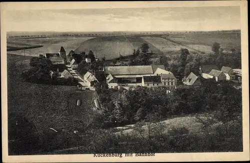 Ak Kuckenburg Obhausen Sachsen Anhalt, Panorama vom Ort mit Bahnhof