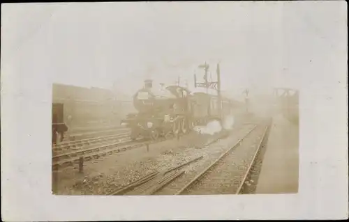 Ak Britische Eisenbahn, Dampflok, Tender, Newbury Race Special leaving Paddington