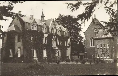 Ak Deutschland, Krankenhaus, Kapelle, Wiese