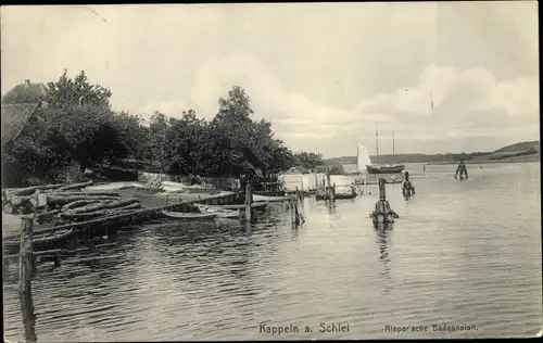 Ak Kappeln an der Schlei, Riepersche Badeanstalt, Schleipartie, Bootsanlegestelle