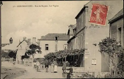 Ak Arromanches Calvados, Rue de Bayeux, Les Vignes