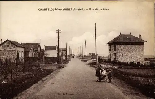 Ak Chanteloup les Vignes Yvelines, Rue de la Gare