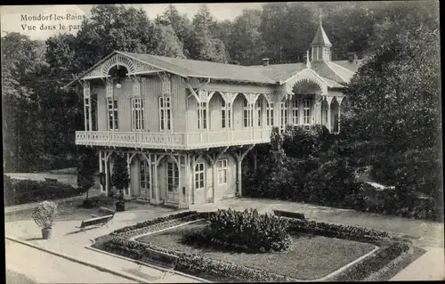 Ak Mondorf les Bains Bad Mondorf Luxemburg, Vue dans le parc