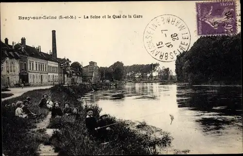 Ak Bray sur Seine Seine et Marne, La Seine et le Quai de la Gare, Angeln