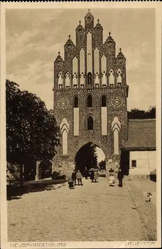 Ak Neubrandenburg in Mecklenburg, Neues Tor