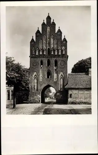 Ak Neubrandenburg in Mecklenburg, Neues Tor