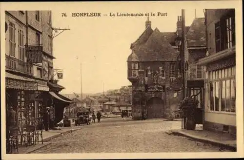 Ak Honfleur Calvados, Le Port, Hafen, La Lieutenance, Auto