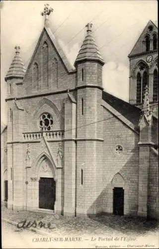 Ak Charly sur Marne Aisne, Le Portail de l'Eglise