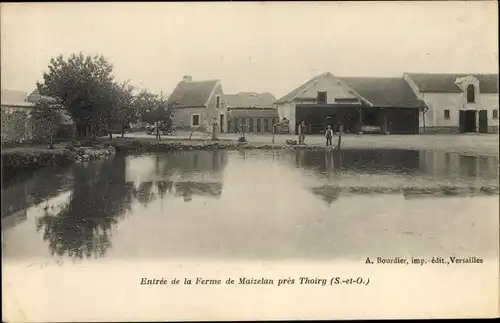 Ak Thoiry Yvelines, Entree de la Ferme de Maizelan