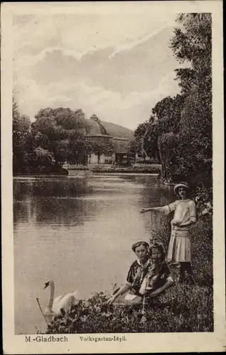 Ak Mönchengladbach im Ruhrgebiet, Volksgarten, Frau, Kinder, Schwan