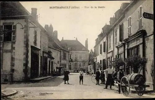 Ak Montmarault Allier, Rue de la Mairie