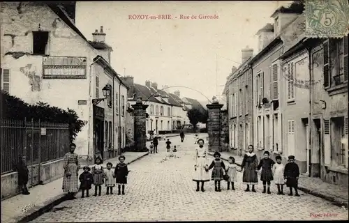 Ak Rozoy en Brie Seine et Marne, Rue de Gironde