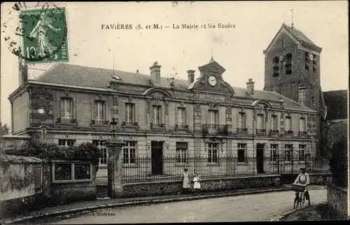 Ak Favieres Seine et Marne, La Mairie et les Ecoles