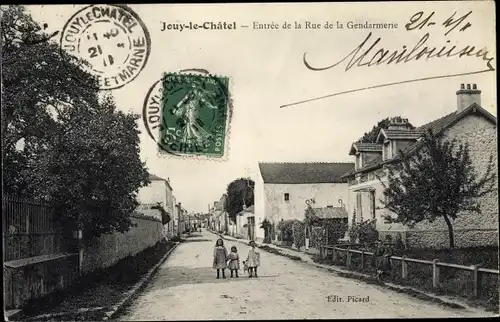 Ak Jouy le Châtel Seine et Marne, Entree de la Rue de la Gendarmerie
