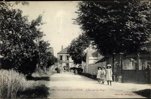 Ak Notre Dame de la Mere Yvelines, L'Entree du Pays