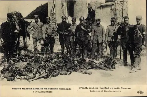 Ak Chauconin-Neufmontiers Seine et Marne, Soldats francais de casques allemands