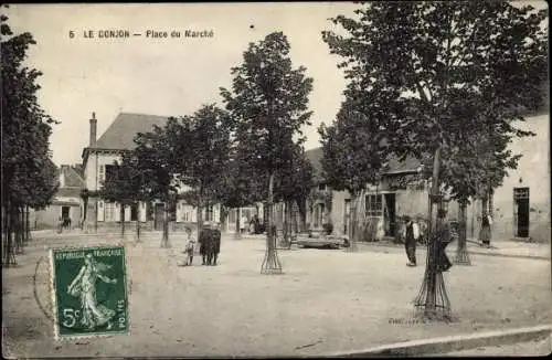 Ak Le Donjon Allier, Place du Marché, arbres