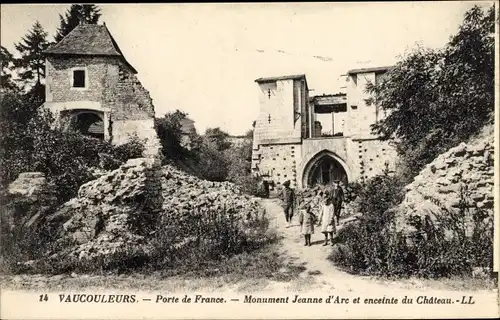 Ak Vaucouleurs Meuse, Porte de France, Monument Jeanne d'Arc et enceinte du Chateau