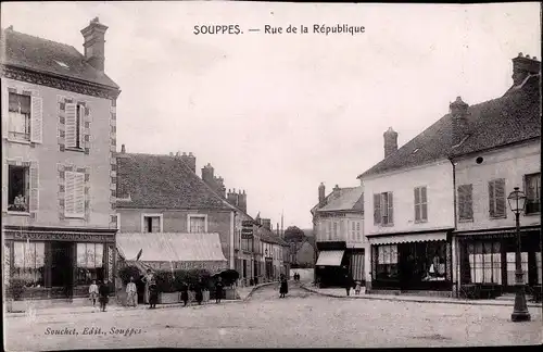 Ak Souppes sur Loing Seine et Marne, Rue de la Republique