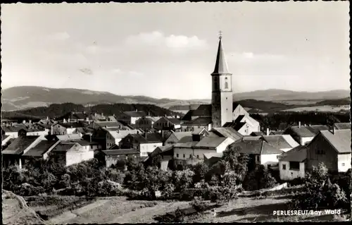 Ak Perlesreut Niederbayern, Blick auf den Ort, Kirche