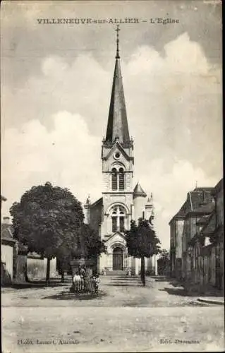 Ak Villeneuve sur Allier Allier, l'Eglise, vue générale