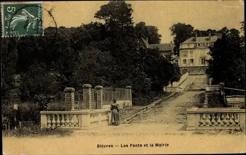 Ak Bièvres Essonnes, Pont et la Mairie