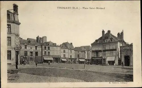 Ak Thouars Deux Sèvres, Place Saint Medard