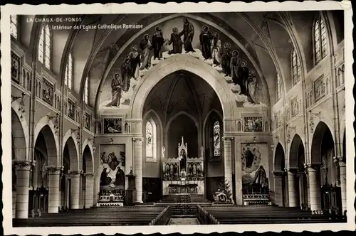 Foto Ak La Chaux de Fonds Kanton Neuenburg, Interieur de l'Eglise Catholique Romaine