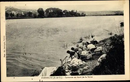 Ak Freneuse Yvelines, Laveuses au bord de la Seine