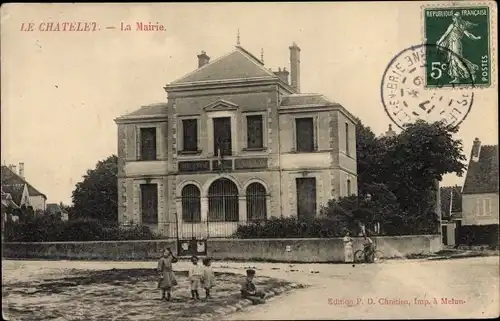 Ak Le Chatelet en Brie Seine et Marne, La Mairie