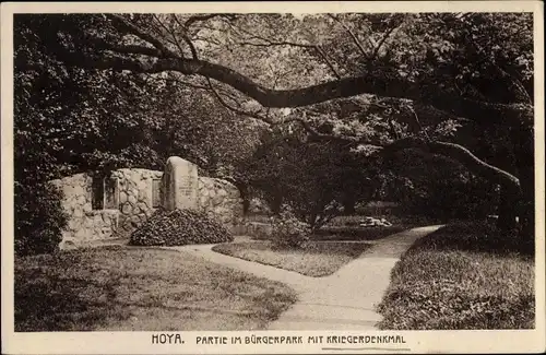 Ak Hoya in Niedersachsen, Bürgerpark, Kriegerdenkmal