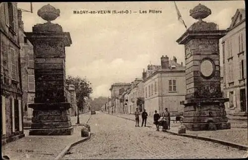 Ak Magny en Vexin Val-d’Oise, Les Pilliers