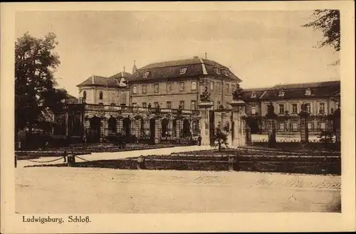 Ak Ludwigsburg in Baden Württemberg, Blick aufs Schloss