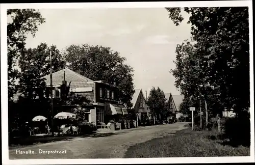 Foto Ak Havelte Drenthe Niederlande, Dorpstraat, Café