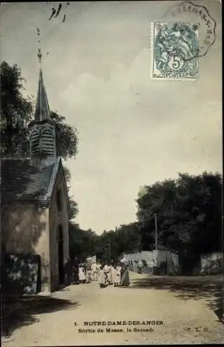 Ak Clichy sous Bois Seine Saint Denis, Notre Dame des Anges, Sortie de Messe, le Samedi