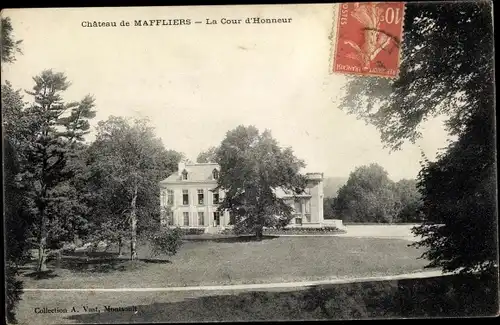 Ak Maffliers Val-d’Oise, Le Chateau, La Cour d'Honneur