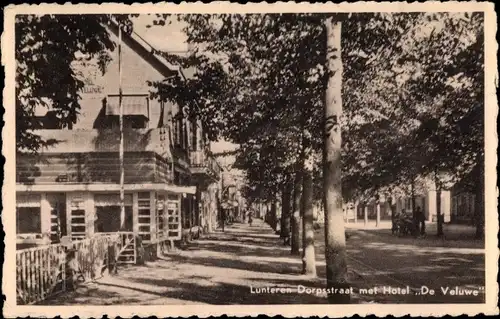 Ak Lunteren Ede Gelderland, Dorpsstraat met hotel De Veluwe