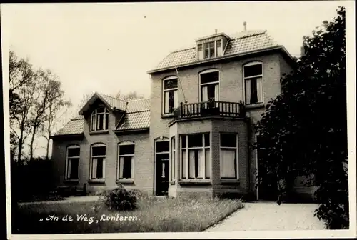 Foto Ak Lunteren Ede Gelderland, An de Weg, Wohnhaus