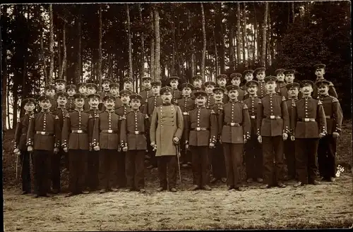 Foto Ak Soldaten in Uniformen, Gruppenfoto