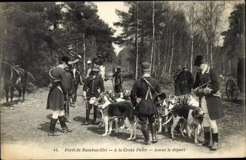 Ak Rambouillet Yvelines, A la Croix Pater, Avant le depart, foret, chasse