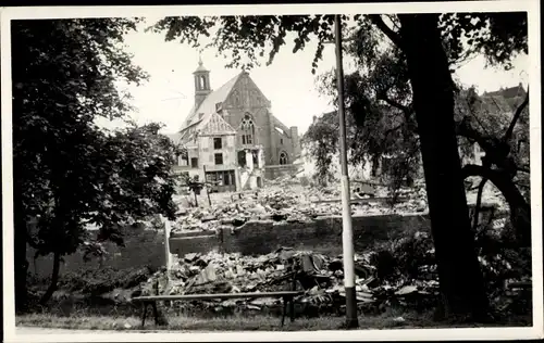 Foto Ak Zutphen Gelderland Niederlande, Kirche, Ruinen, Kriegszerstörungen