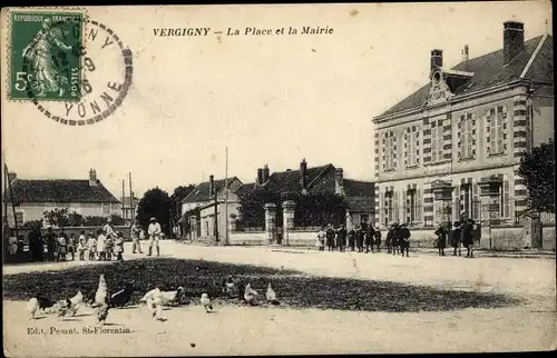 Ak Vergigny Yonne, La Place et la Mairie