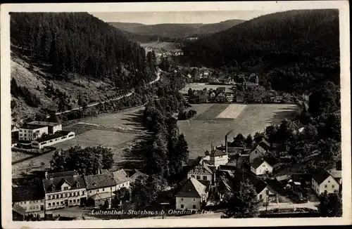 Ak Schwarzwald Stutzhaus Luisenthal im Thüringer Wald, Gesamtansicht, Vogelschau