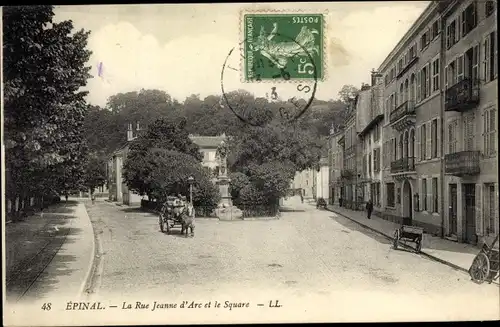 Ak Épinal Vosges, La Rue Jeanne d'Arc et le Square