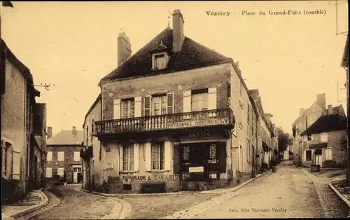 Ak Vézelay Yonne, Place du Grand Puits