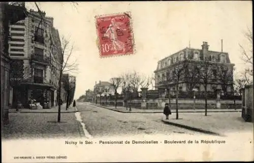 Ak Noisy-le-Sec Seine Saint Denis, Pensionnat de Demoiselles, Boulevard de la Republique