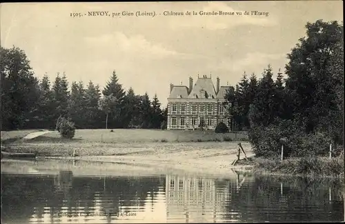 Ak Nevoy Loiret, Chateau de la Grande Brosse vu de l'Etang