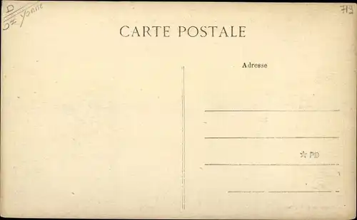 Ak Villeneuve sur Yonne, Le Faubourg St Savinien, Au fond la porte de Joigny