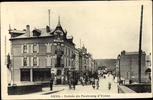 Ak Sens Yonne, Entree du Faubourg d´Yonne, Grand Bar Senonais, Pont