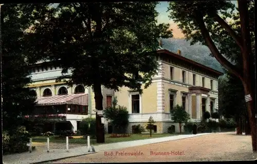 Ak Bad Freienwalde an der Oder, Brunnenhotel, Außenansicht